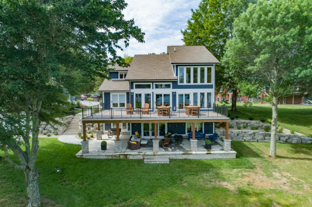 Lakefront Living